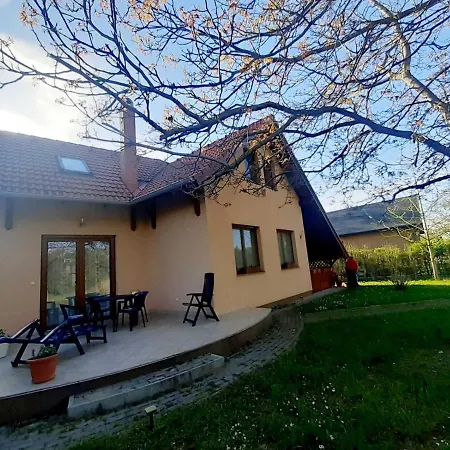 Nyaraló Szemérmetes Erzsók Nyaralóház Gyomaendrőd