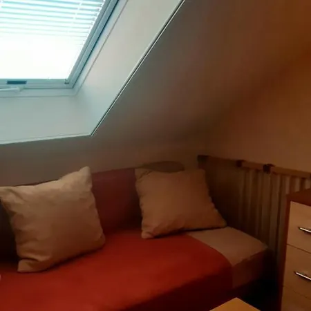 Szemérmetes Erzsók Nyaralóház *